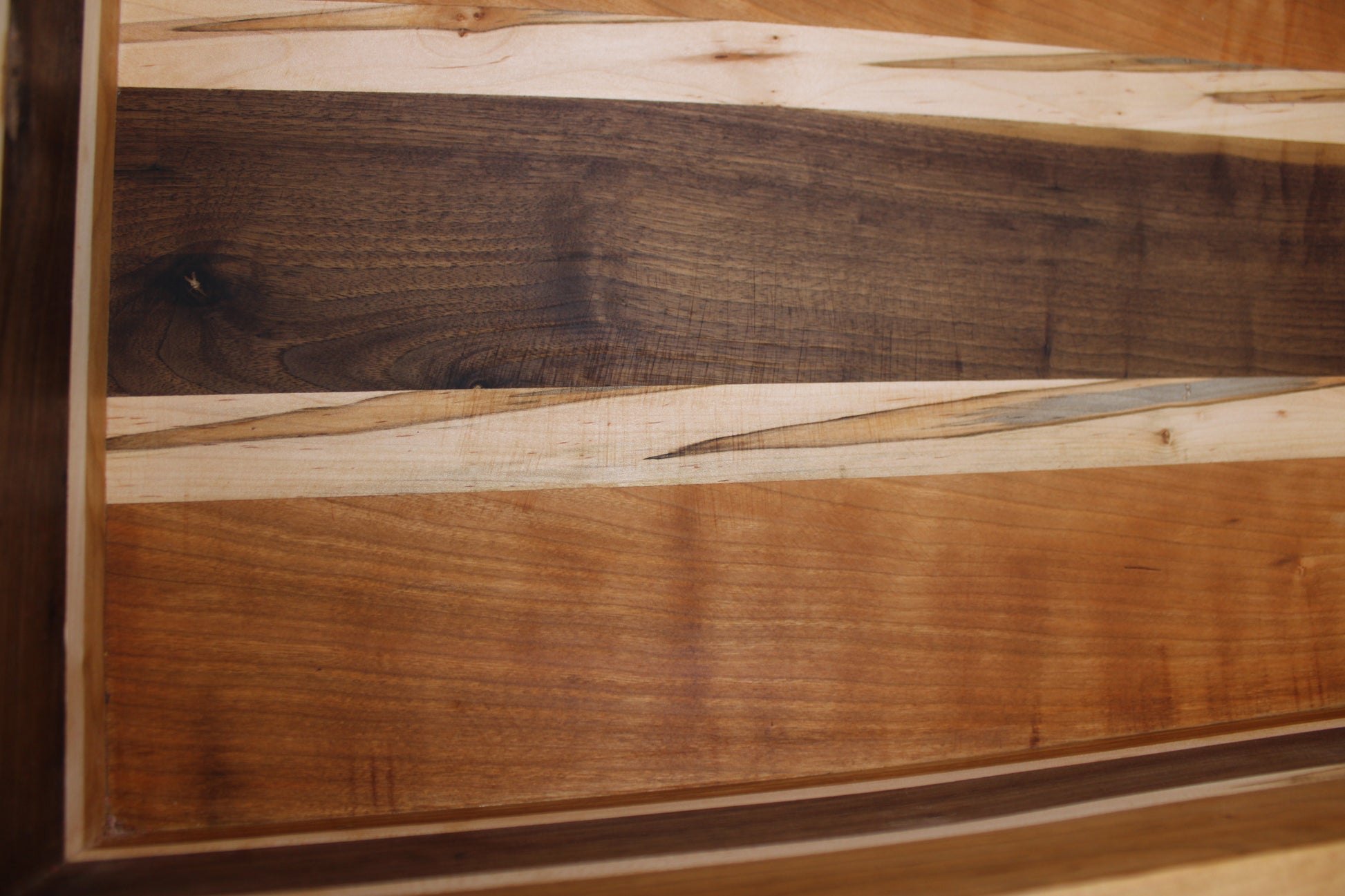 Hardwood BBQ Chopping Box, showing chopping board