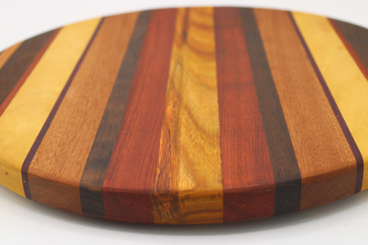 Round wood cutting in multiple colors